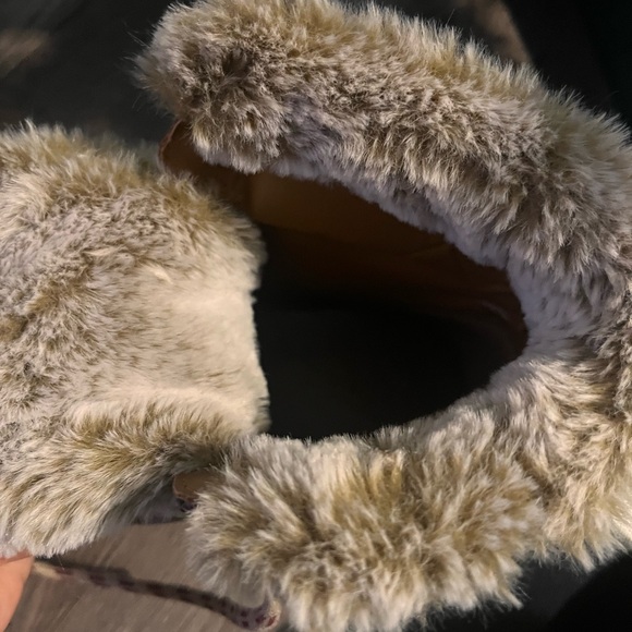 Zara Brown Winter Boots with Plush Fur and Chunky Sole - Picture 5 of 6